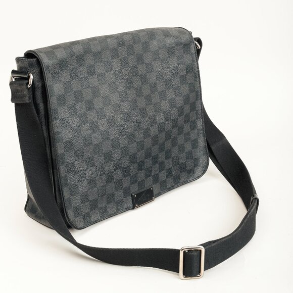 Louis Vuitton Graphite Damier District MM Cross Body Bag - Picture 7 of 14